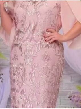 Plus Size Elegant Pink Floral Embroidered Sheath Dress